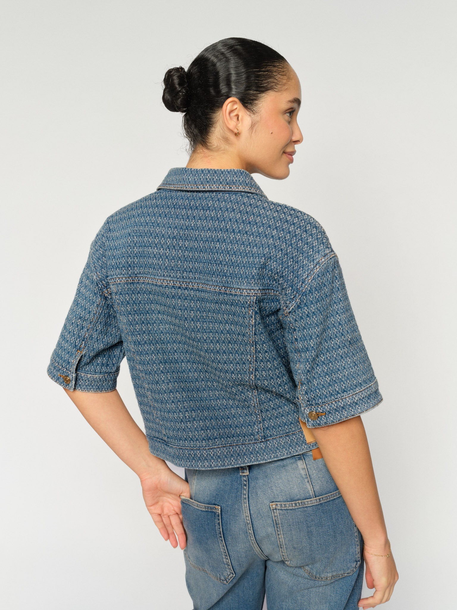 Modelshot / Blue / Detail